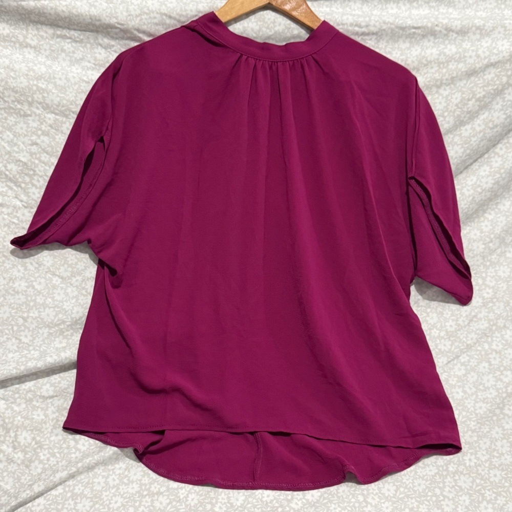 Woman pink/ pusha blouse size medium short sleeve